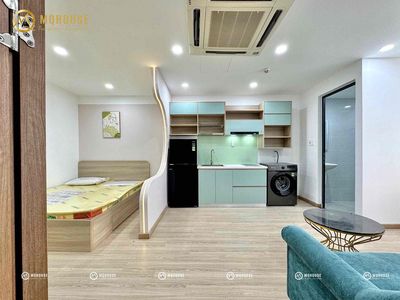 Top kitchen separation studio, full interior at the front kcn
