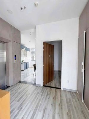 Rent the two-way số 8 City Street.