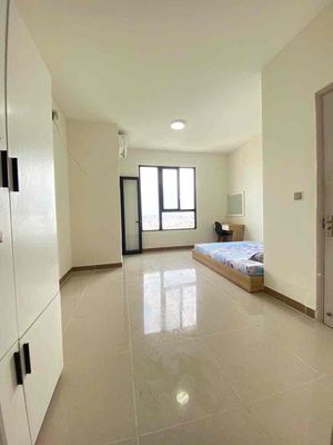 5 million down to 2.5 million, 5 p from pmp drive, swimming pool, park.