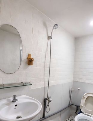 Rent room-- clean, secure.
