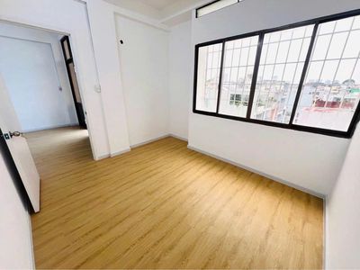 Building 590 August Revolution, District 3 has 2 bedrooms, 10 million a month.