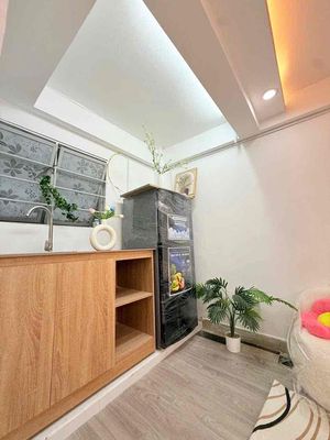 With 5 million and 5 right now, there's a full bedroom right here in Bến Thành.