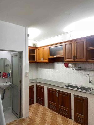 Rent four x 11 o'clock. Three bedrooms.