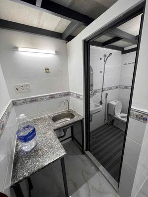 Room sv, 1225 Huỳnh Tấn Phát.