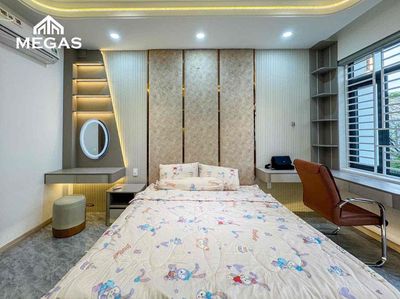 Right up to the stuido flat full of furniture on Tân Chánh Hiệp street