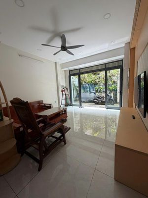 Phan Đăng Lưu 4 floors, interior, 4 bedrooms, 21 million.