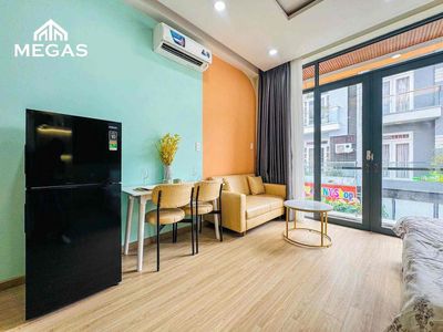 Renting apartments, balconys, full interiors.