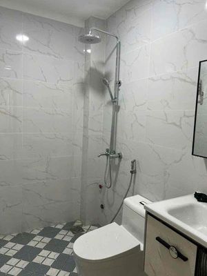 Rent the entire two-story lake, three-story chalk at the metro station.