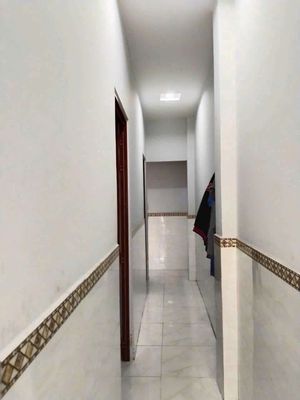 rent the entire street to the front 8 M.