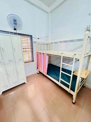 The new boarding room was built near the commercial university - only 50 M walking