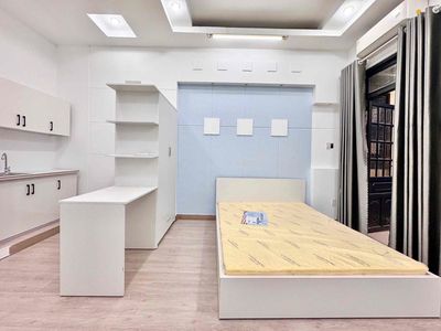 It's Master Cho who hired the University of Lu Eonal District 84-6 bedrooms that cost 20 million dollars.