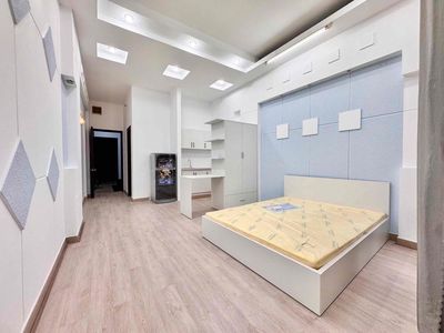 It's Master Cho who hired the University of Lu Eonal District 84-6 bedrooms that cost 20 million dollars.