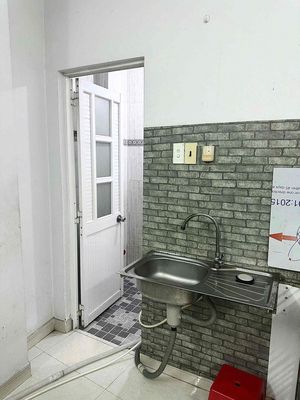 It's the owner who rented the alley room 419 cmt8 District 10 at 4.2 million alone