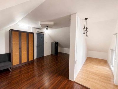 Position: 13th Street, Trần Não District 2 bid 8 million costs: Four k, water.