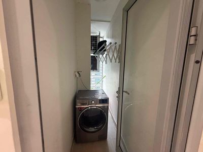 Two high-end furniture bedrooms, 100 percent rent.