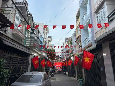 Rent the entire Thạnh Lộc 17 street.