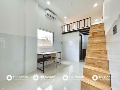 The service apartment is near the rich circle near the open university, the king's university, the University of hmm economics.