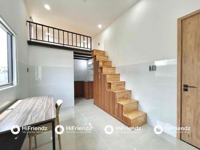 The service apartment is near the rich circle near the open university, the king's university, the University of hmm economics.
