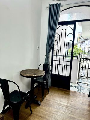 Two interior bedrooms are 100 percent available next to District 5, college open.