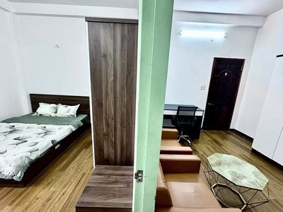 Two interior bedrooms are 100 percent available next to District 5, college open.