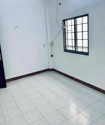 Nice house, average house, 1 st floor plus floating, 2 P. Sleep in two bathrooms. Okay.