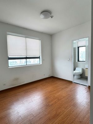 Rent the corner of the three bedrooms with curtains for 12 million a month.