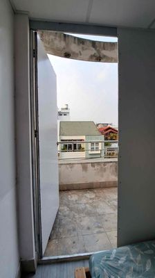 The boarding room is located at the University of the Constitution in a convenient way.