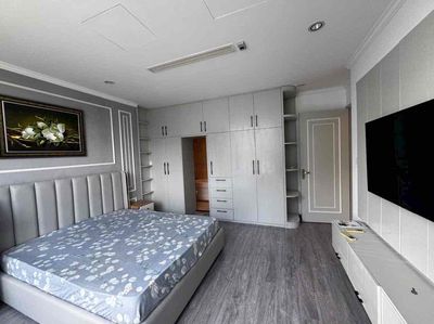 Three bedrooms, please.