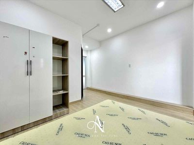 The apartment's empty.