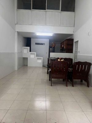 Three bedrooms, two toilets. It's a big yard. Gò Vấp
