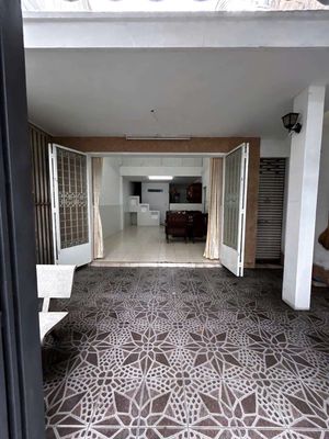 Three bedrooms, two toilets. It's a big yard. Gò Vấp