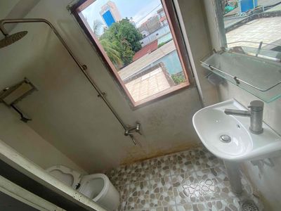 Rent room (woman only)