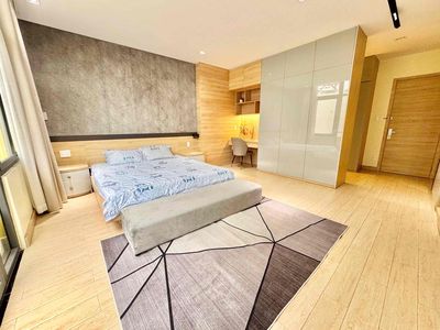 rented an apartment across from the University of rmit