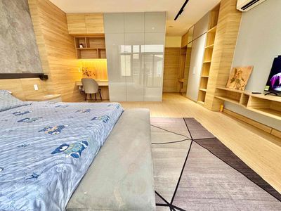 rented an apartment across from the University of rmit