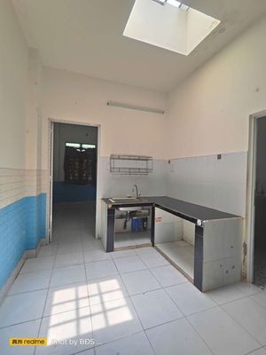 Rent a building wide 606 ql13 7 million a month.