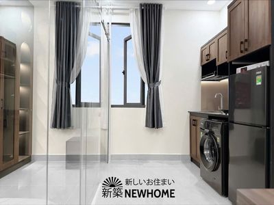 The real-time rent for the apartment. A full-size kitchen room near sb.