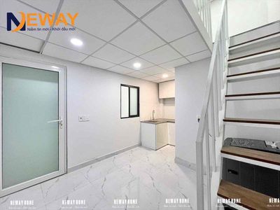 The one-foot motel has interiors right next to Phạm Hùng.