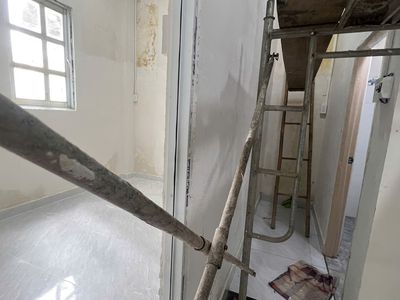 Master Cho is renting the original house. He's finishing up District 10