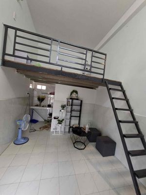 Rent district room 7 - near University & Center - 3 million