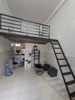 Rent district room 7 - near University & Center - 3 million