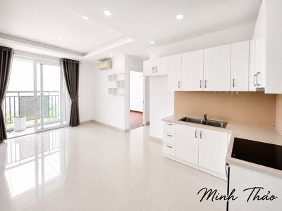 Rent a Saigon Mia-two bedroom. A basic interior toilet.