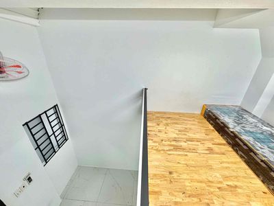 Very nice, very generous student room right here in Ngã tư Bảy Hiền.