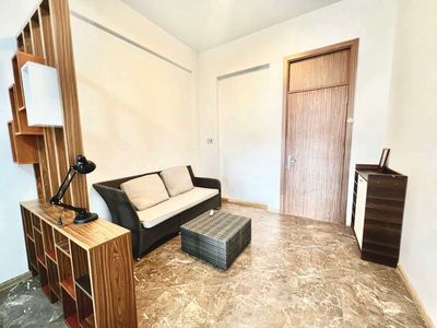 Rent room 1 . . . . . . .