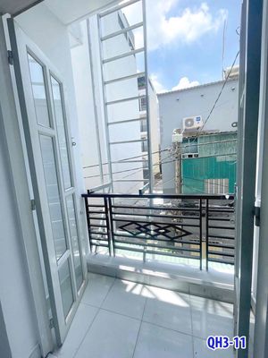 The balcony studio is right at the top ofart.