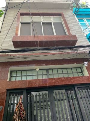 Nguyễn Thiện Thuật rent, 3rd place.