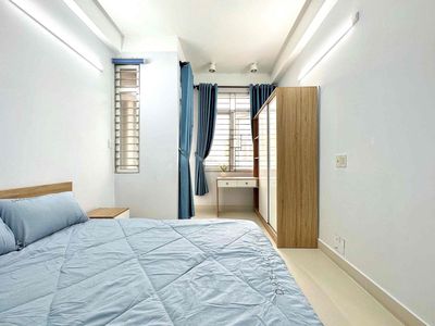 The studio is over 35 M2 bangly interior.