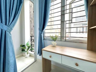 The studio is over 35 M2 bangly interior.