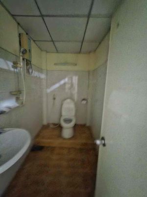 The whole Lê Văn Sỹ alley is equal to 3 bedrooms 2 toilets, 4 x 14 meters behind L
