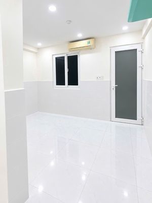 Full interior - open window - only 3 million8