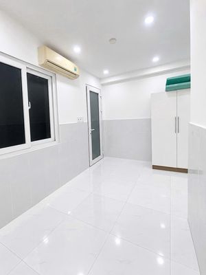 Full interior - open window - only 3 million8